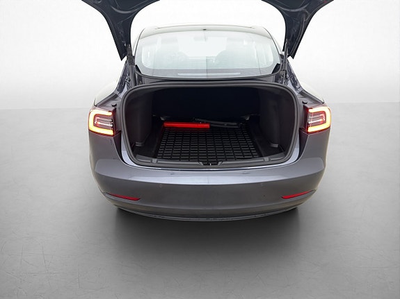 Tesla Model 3 9 of 30