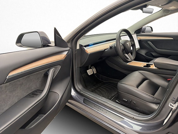 Tesla Model 3 10 of 30