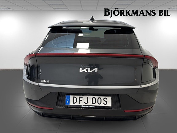 Kia EV6 5 of 21