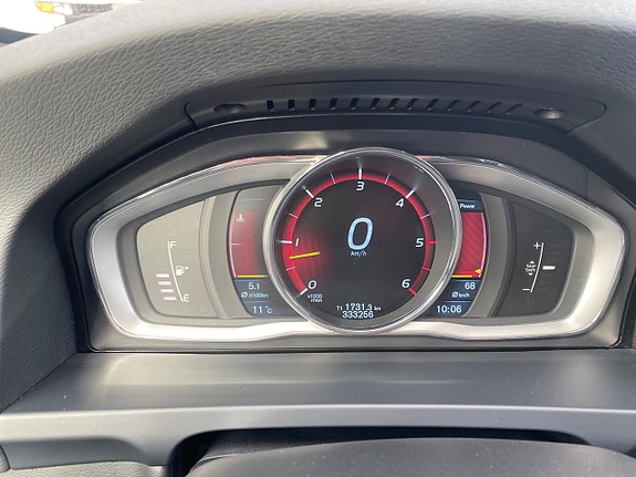Volvo V60 14 of 21