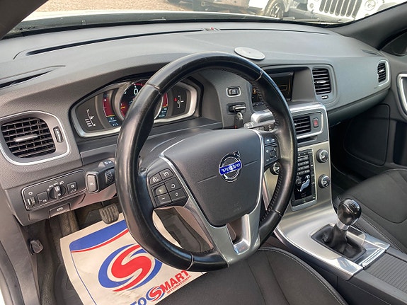 Volvo V60 7 of 21
