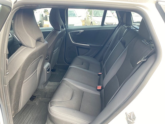 Volvo V60 9 of 21