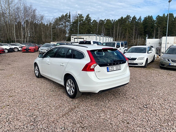 Volvo V60 4 of 21