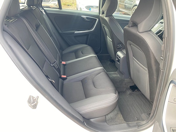 Volvo V60 10 of 21