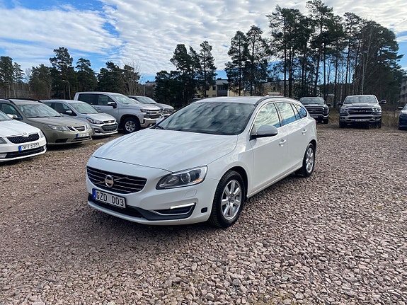 Volvo V60 2 of 21