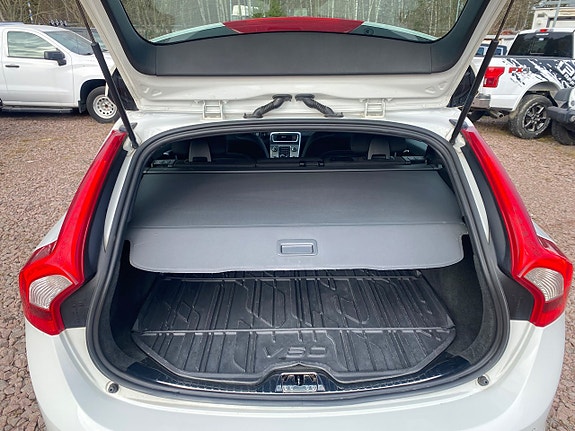 Volvo V60 13 of 21