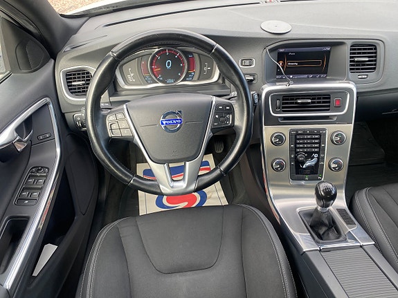 Volvo V60 16 of 21