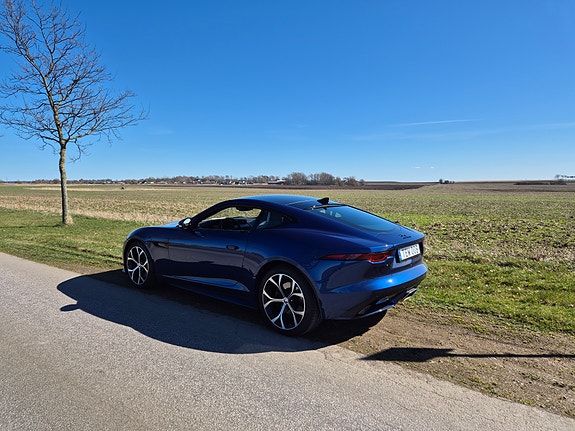 Jaguar F-TYPE 2 of 13