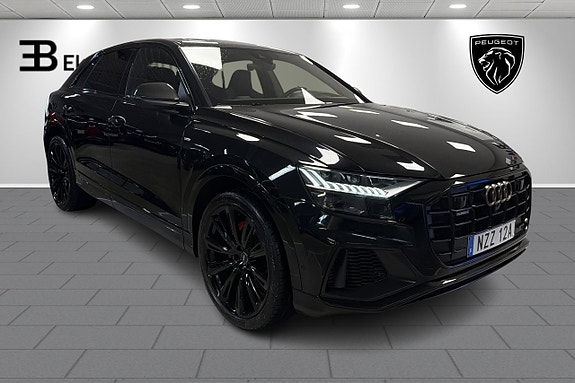 Audi Q8 3 of 5