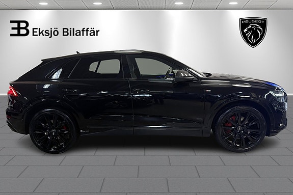 Audi Q8 4 of 5