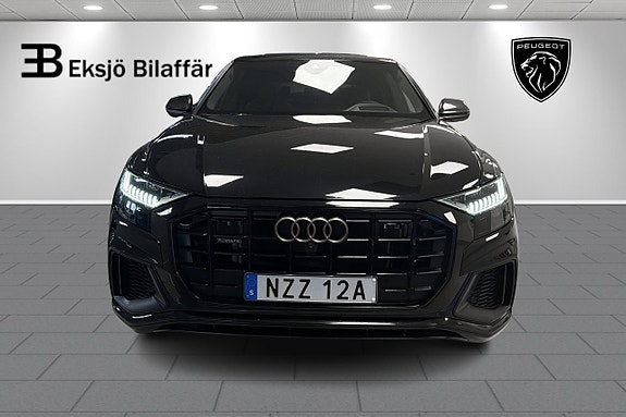 Audi Q8 2 of 5