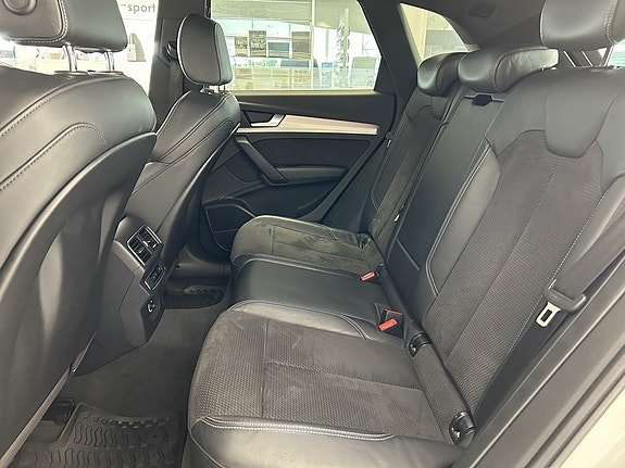 Audi SQ5 10 of 22
