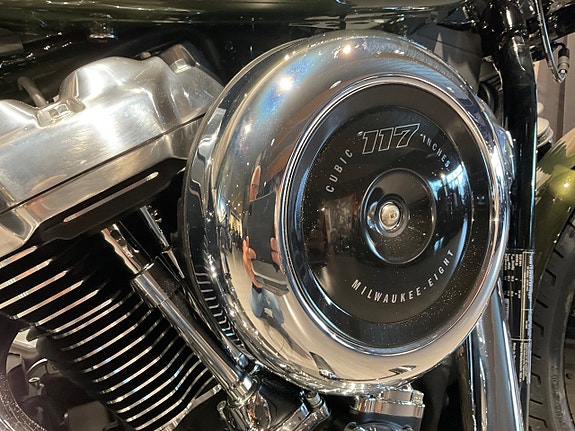 Harley-Davidson Street Bob FXBB 5 of 10