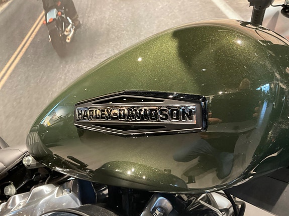 Harley-Davidson Street Bob FXBB 4 of 10