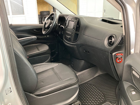 Mercedes-Benz eVito 111 14 of 19