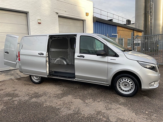 Mercedes-Benz Vito 111 14 of 27
