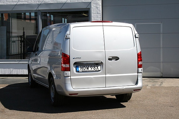 Mercedes-Benz Vito 108 3 of 5