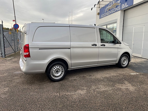 Mercedes-Benz Vito 111 24 of 27