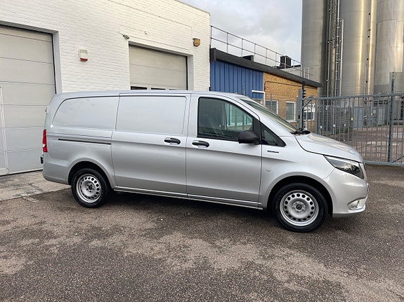 Mercedes-Benz Vito 111 13 of 27