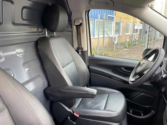 Mercedes-Benz Vito 111 9 of 27