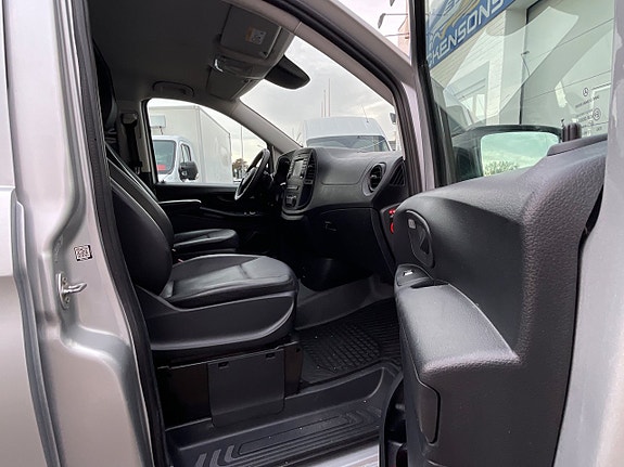 Mercedes-Benz Vito 111 10 of 27