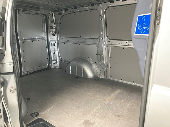 Mercedes-Benz eVito 111 18 of 19