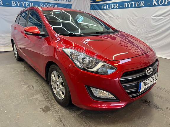 Hyundai i30 2 of 5
