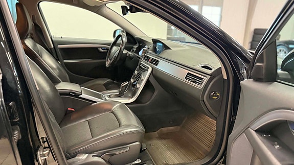 Volvo V70 10 of 19