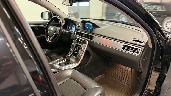 Volvo V70 15 of 19