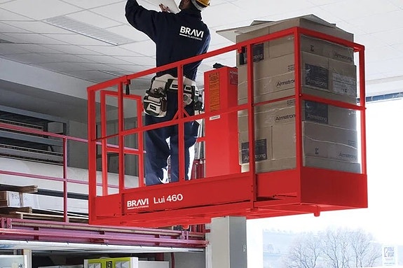 Pelarlift 3,7–6,6 m – Kompakta liftar för lager & service mm 8 of 12