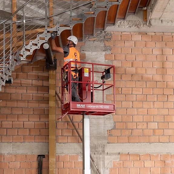 Pelarlift 3,7–6,6 m – Kompakta liftar för lager & service mm 10 of 12