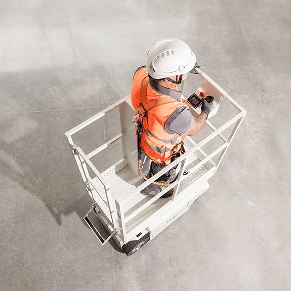 Pelarlift 3,7–6,6 m – Kompakta liftar för lager & service mm 9 of 12