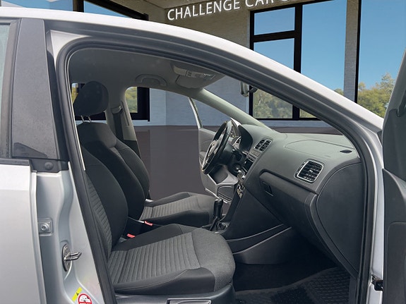 Volkswagen Polo 10 of 15