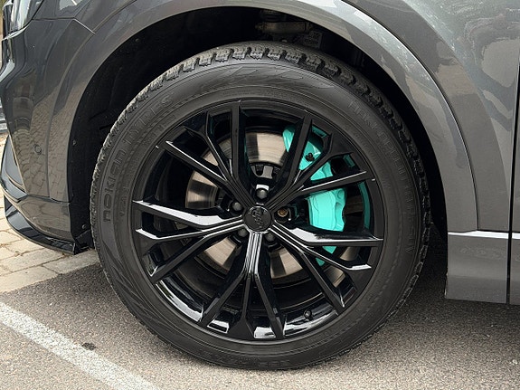 Audi Q8 10 of 30