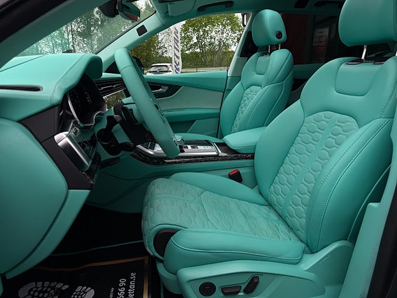 Audi Q8 2 of 30