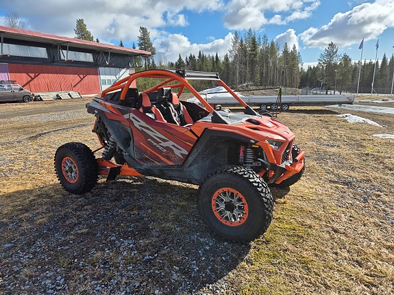 Polaris RZR 3 of 6