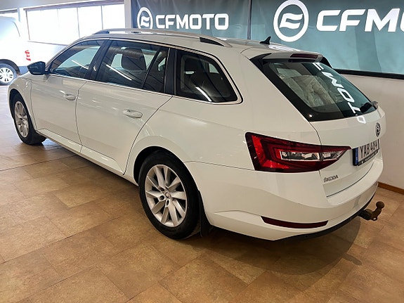 Skoda Superb 4 of 5