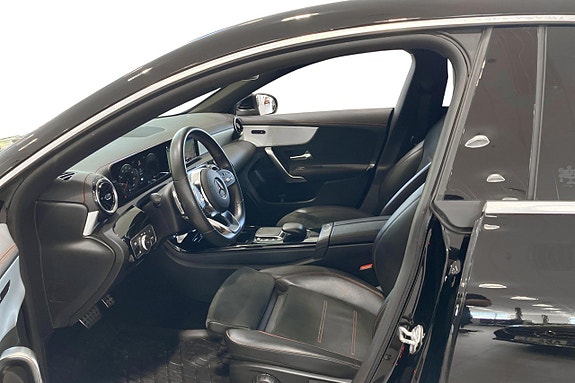 Mercedes-Benz CLA250 e 14 of 17