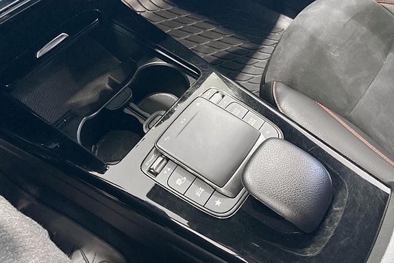 Mercedes-Benz CLA250 e 10 of 17