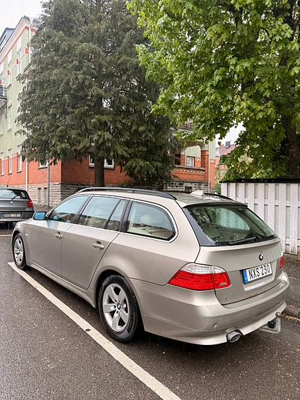 BMW 520d 2 of 5