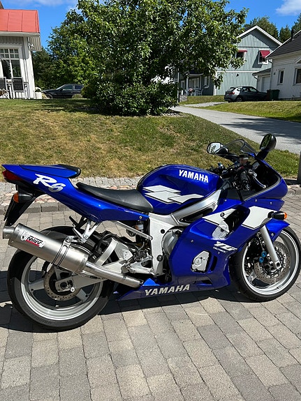 Yamaha YZF-R6 (Sveriges finaste -99:a !?) 12 of 14