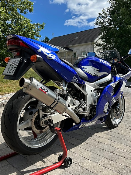 Yamaha YZF-R6 (Sveriges finaste -99:a !?) 11 of 14