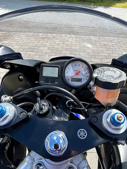 Yamaha YZF-R6 (Sveriges finaste -99:a !?) 9 of 14