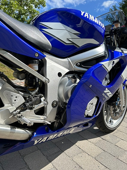 Yamaha YZF-R6 (Sveriges finaste -99:a !?) 10 of 14