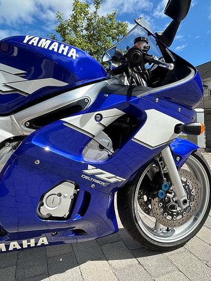 Yamaha YZF-R6 (Sveriges finaste -99:a !?) 5 of 14