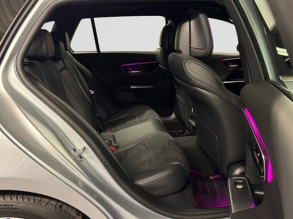 Mercedes-Benz C200 24 of 25