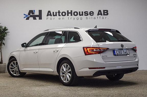 Skoda Superb 2 of 5