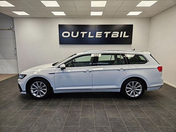 Volkswagen Passat 2 of 5