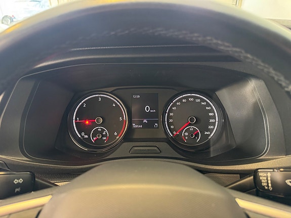 Volkswagen Transporter 8 of 12