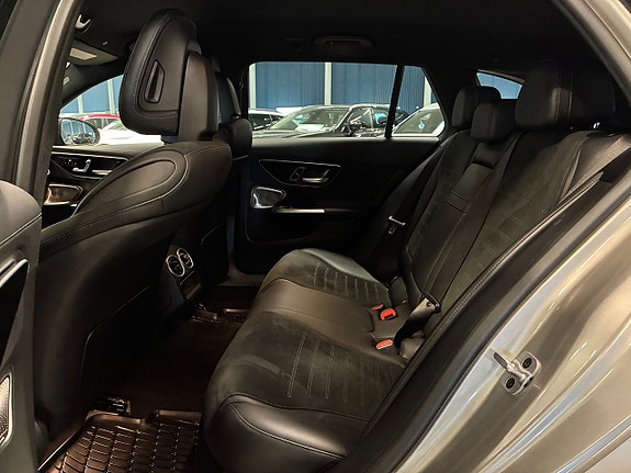 Mercedes-Benz C300 19 of 29